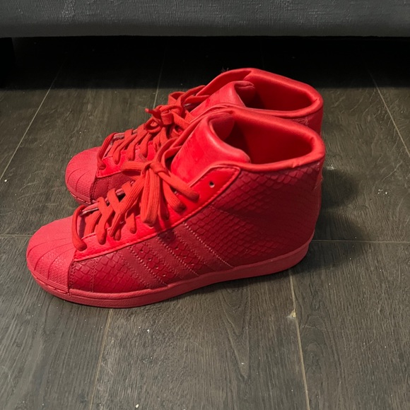 Red Adidas high top - Picture 9 of 9